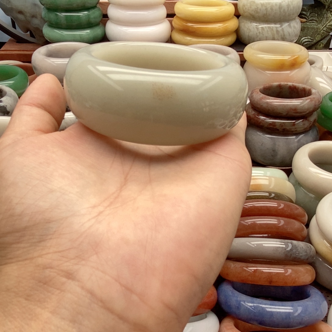 石英质玉（佘太翠）手镯未镶嵌无*