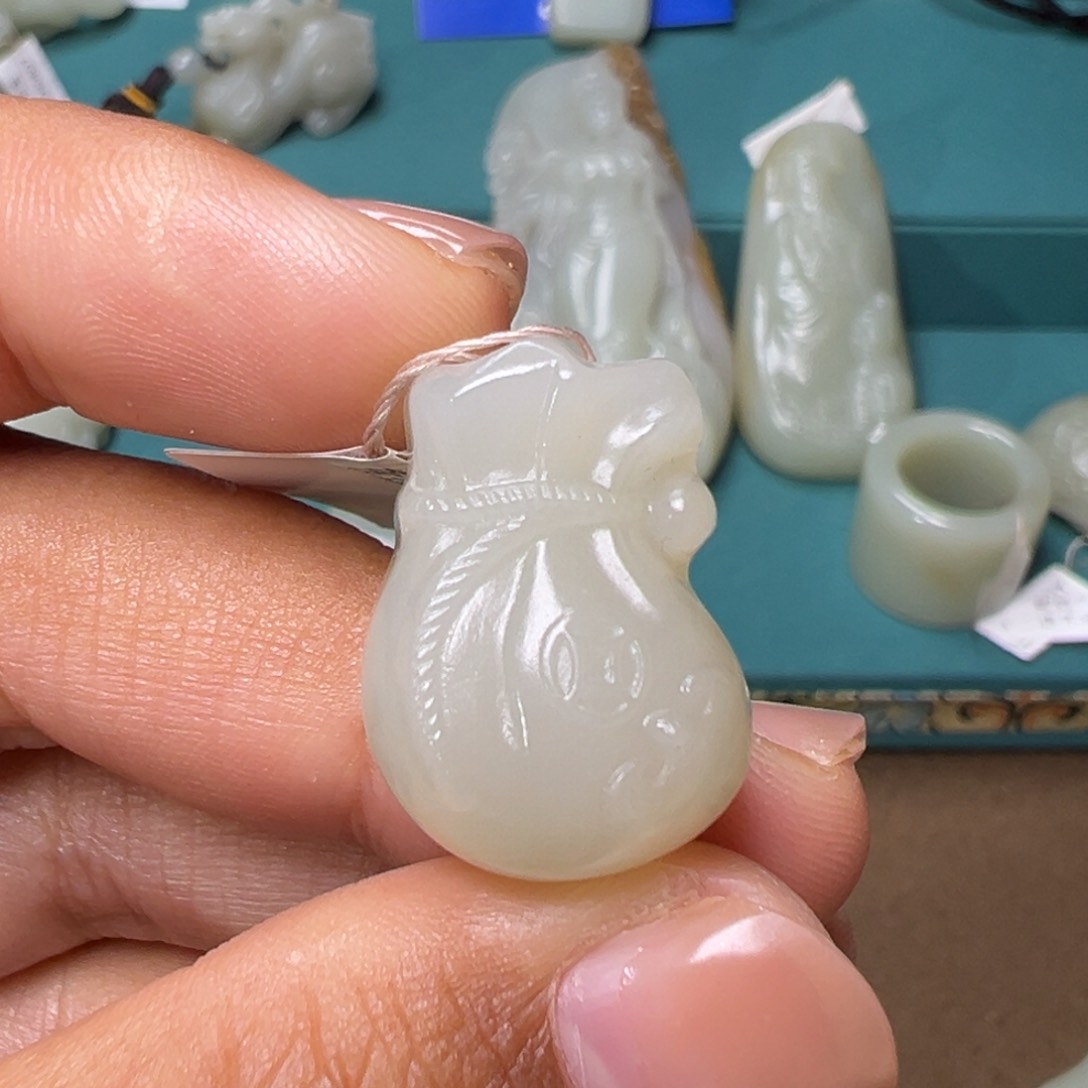 和田玉颈饰未镶嵌