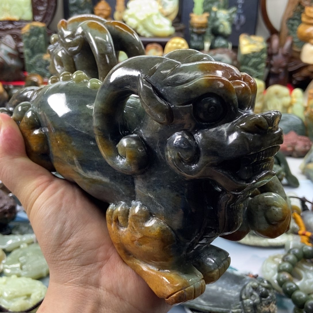 玉***生岫岩河磨玉（透闪石质玉）未镶嵌把件