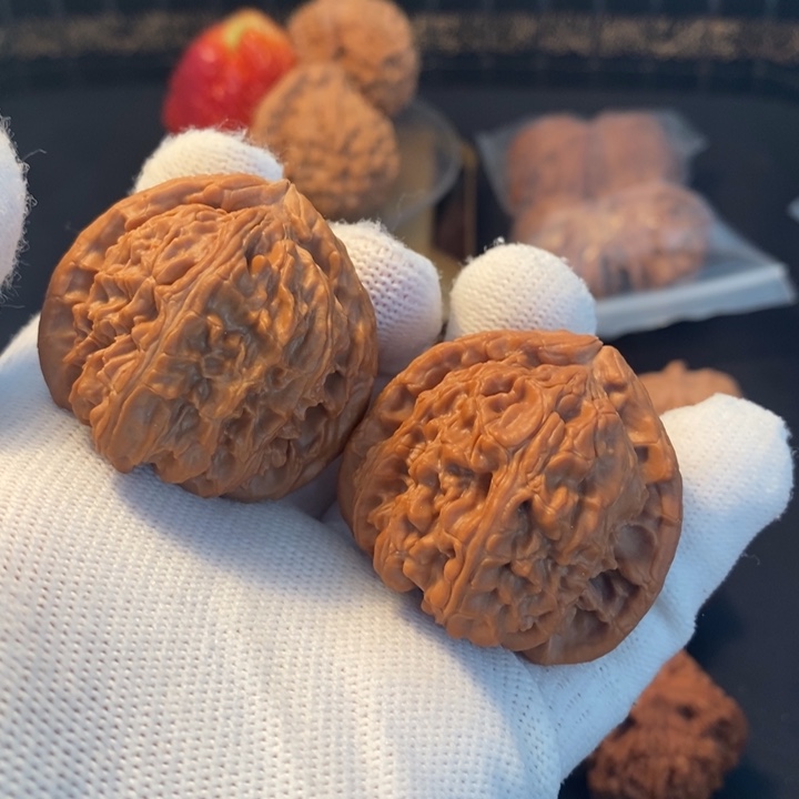 文玩核桃吊坠40.5三角白