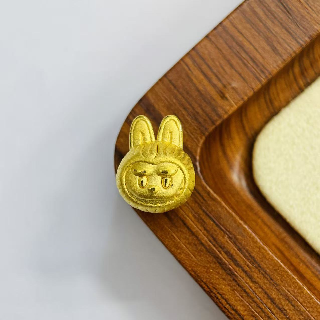 辉通黄金足金999拉布布转运珠DP2663-01440