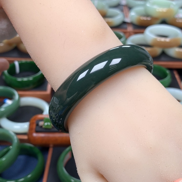 和田玉手镯未镶嵌静*