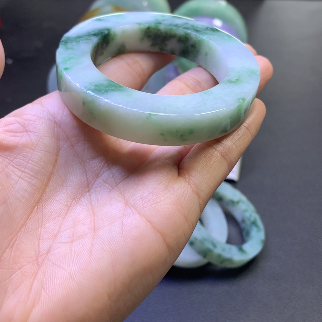 未镶嵌手镯定制翡翠拜*