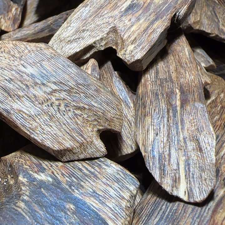 沉香手把件海南老白棋块料50克