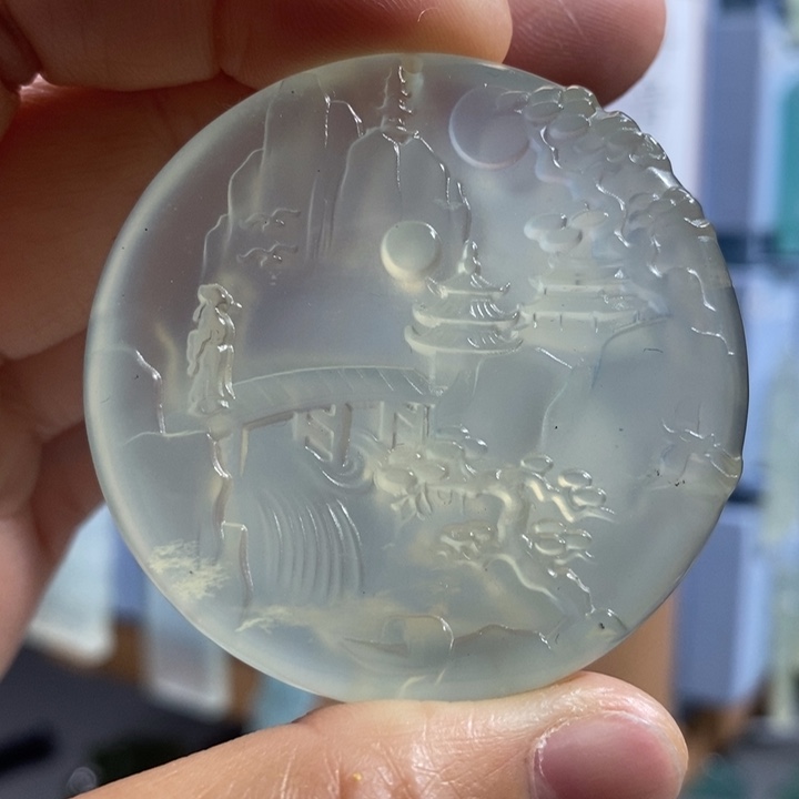 岫玉未镶嵌颈饰吊坠