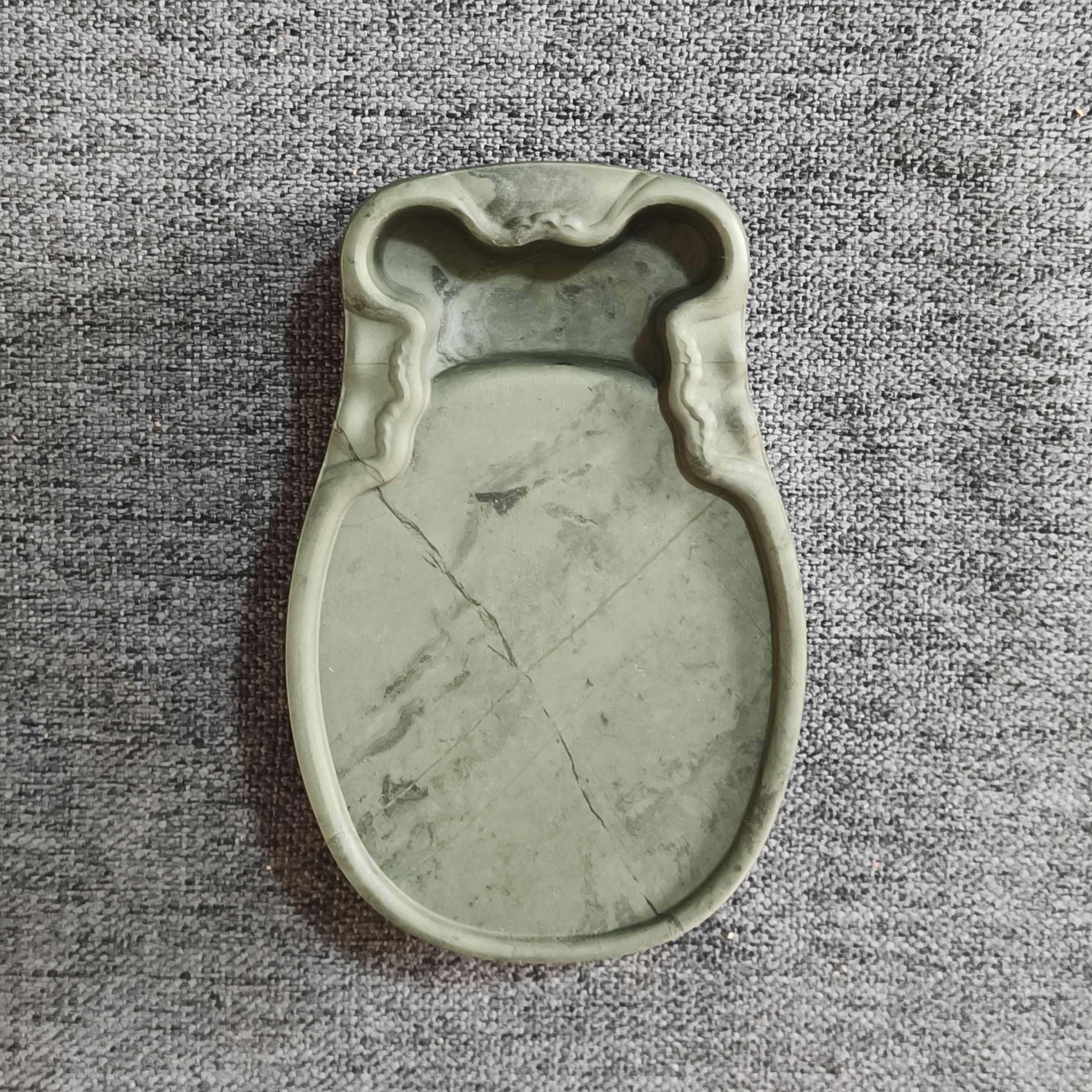 甘肃洮砚，水泉小蝉砚，尺寸10.2*6.6*2厘米