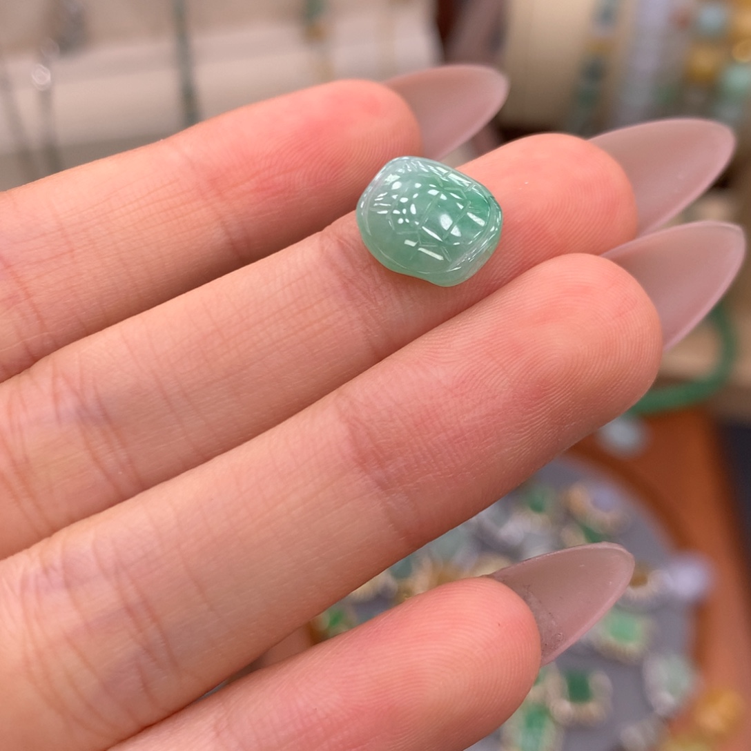 翡翠挂件未镶嵌你是