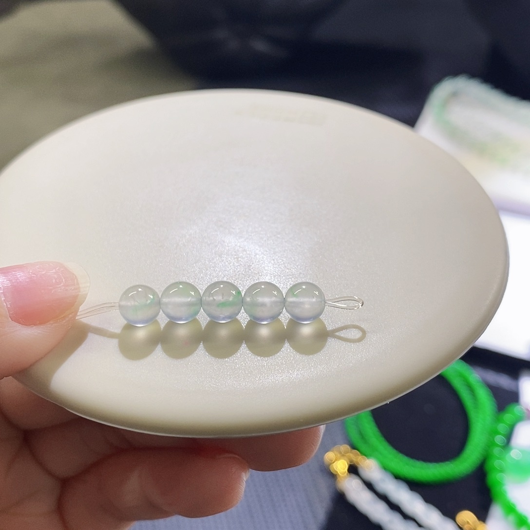 翡翠未镶嵌挂件一组