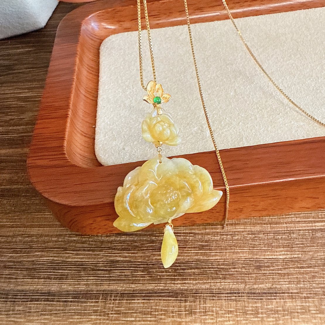 黄翡双花，18k镶嵌，荷花挂件