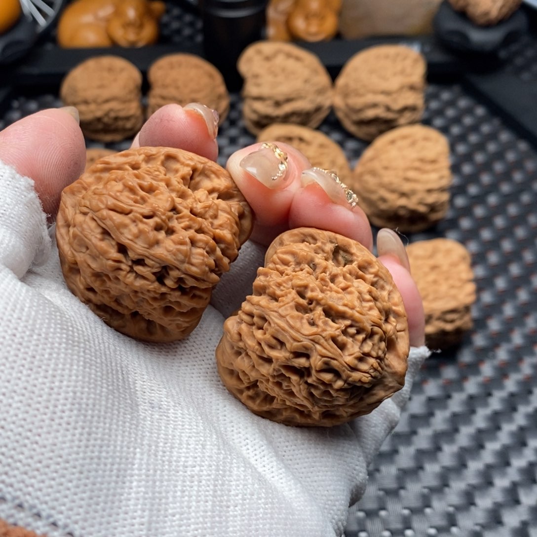 文玩核桃把件陈****G南疆38有色差