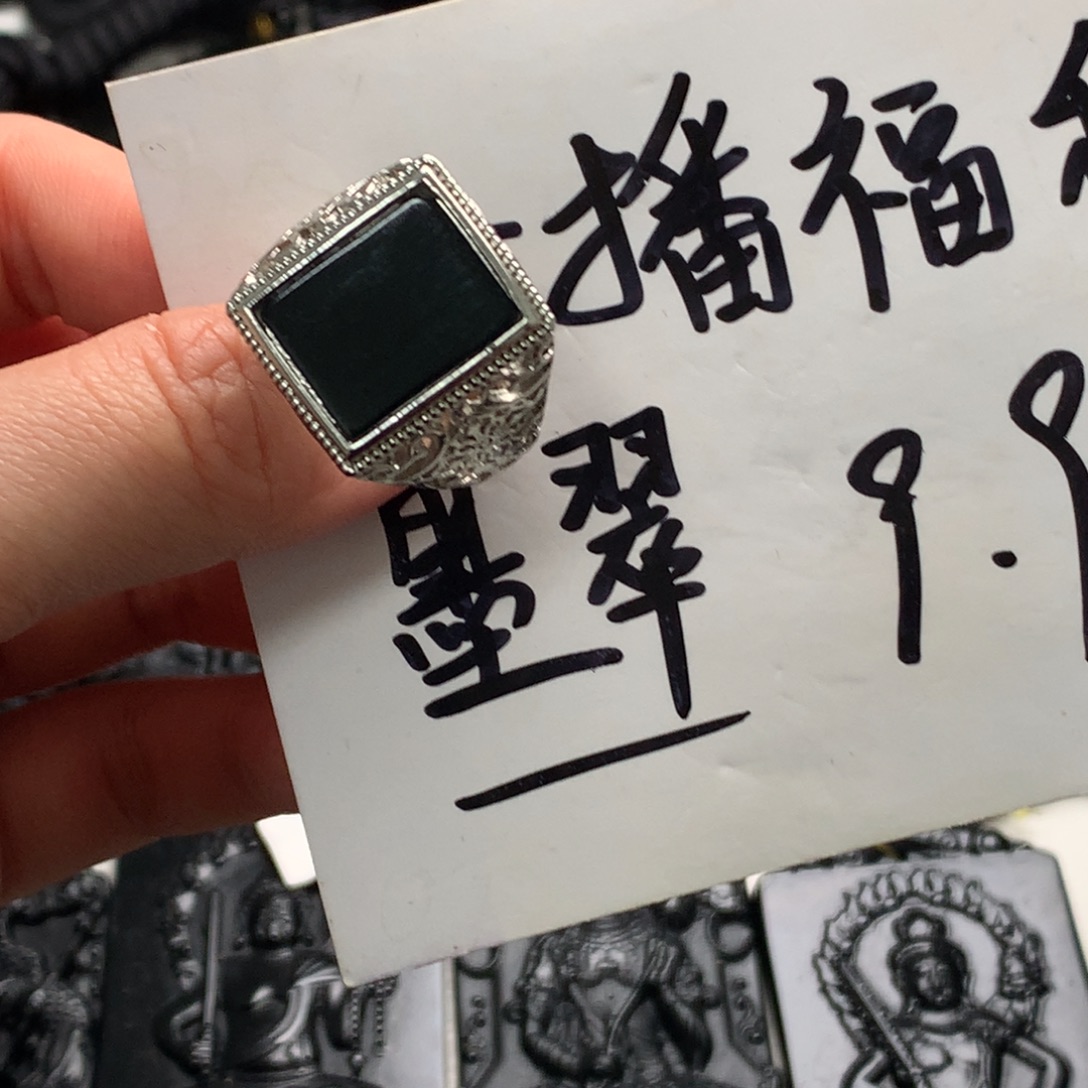 翡翠未镶嵌颈饰天然a货钢琴黑挂件