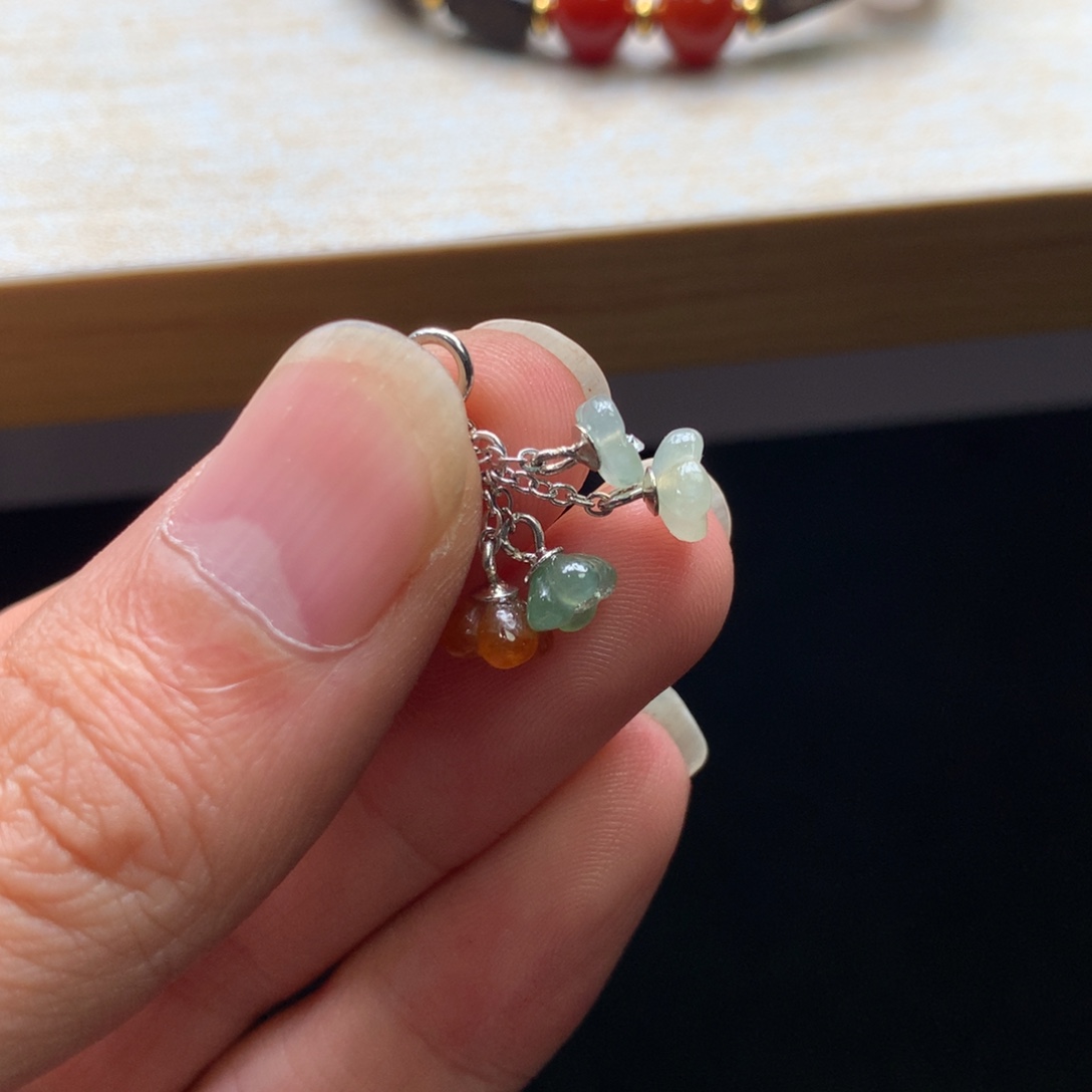 翡翠未镶嵌颈饰吊坠