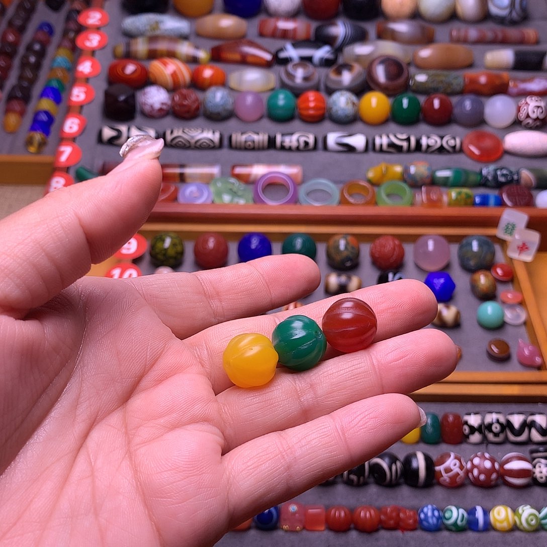 W****玛瑙/玉髓未镶嵌颈饰