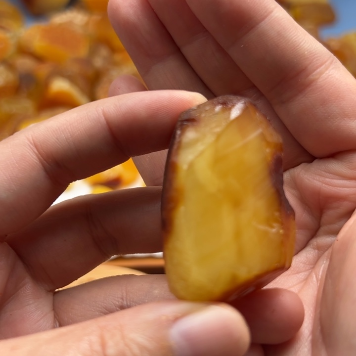 未镶嵌定制琥珀果***。琥珀蜜蜡定制
