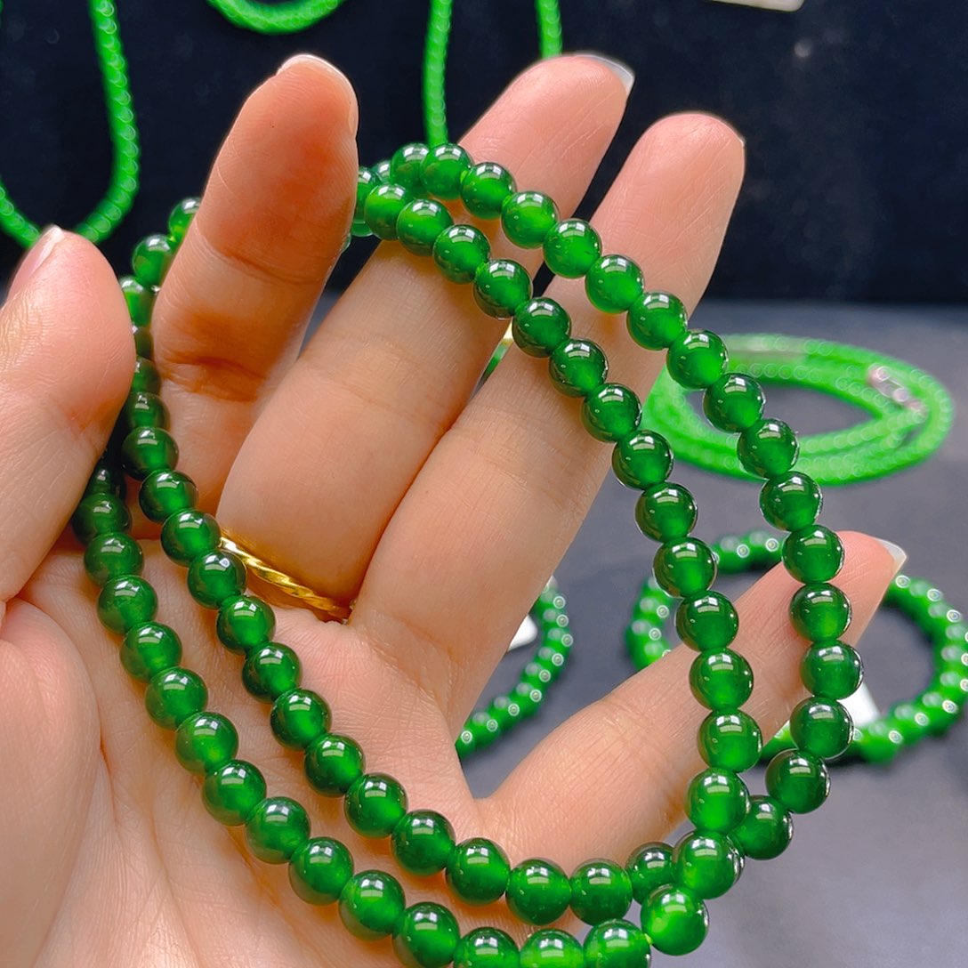 翡翠未镶嵌颈饰卡6 