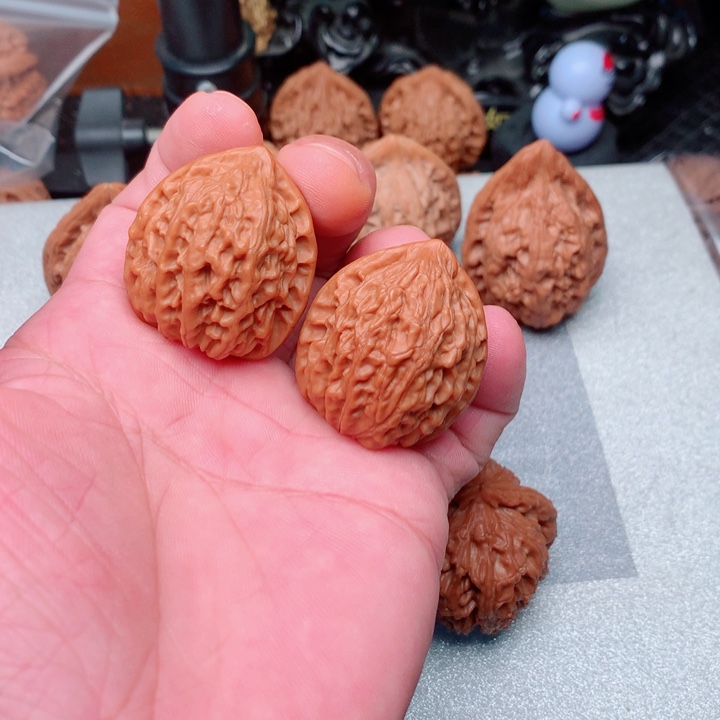 文玩核桃吊坠金牛