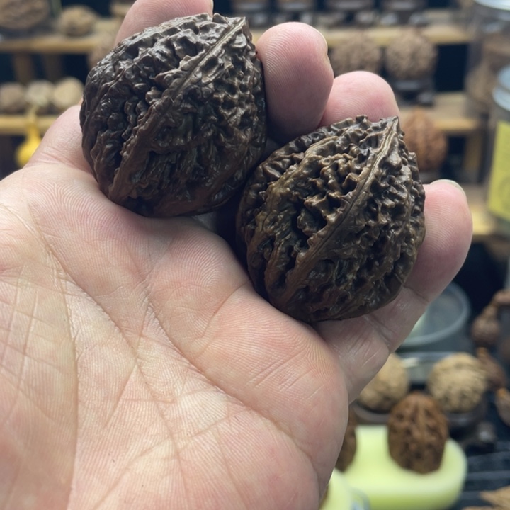 嬴***把件文玩核桃东北核桃