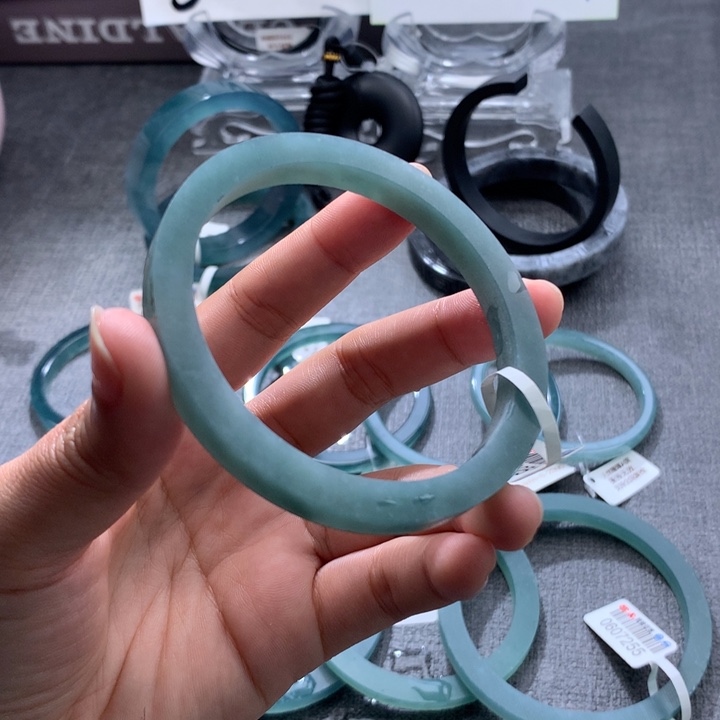 未镶嵌手镯翡翠毛胚危翠手镯