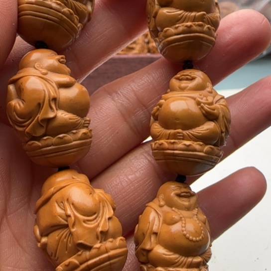 橄榄核手串雕刻工艺