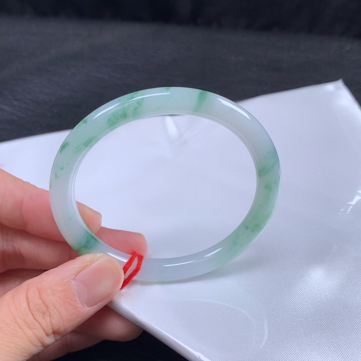 翡翠未镶嵌手镯（贵妃镯）