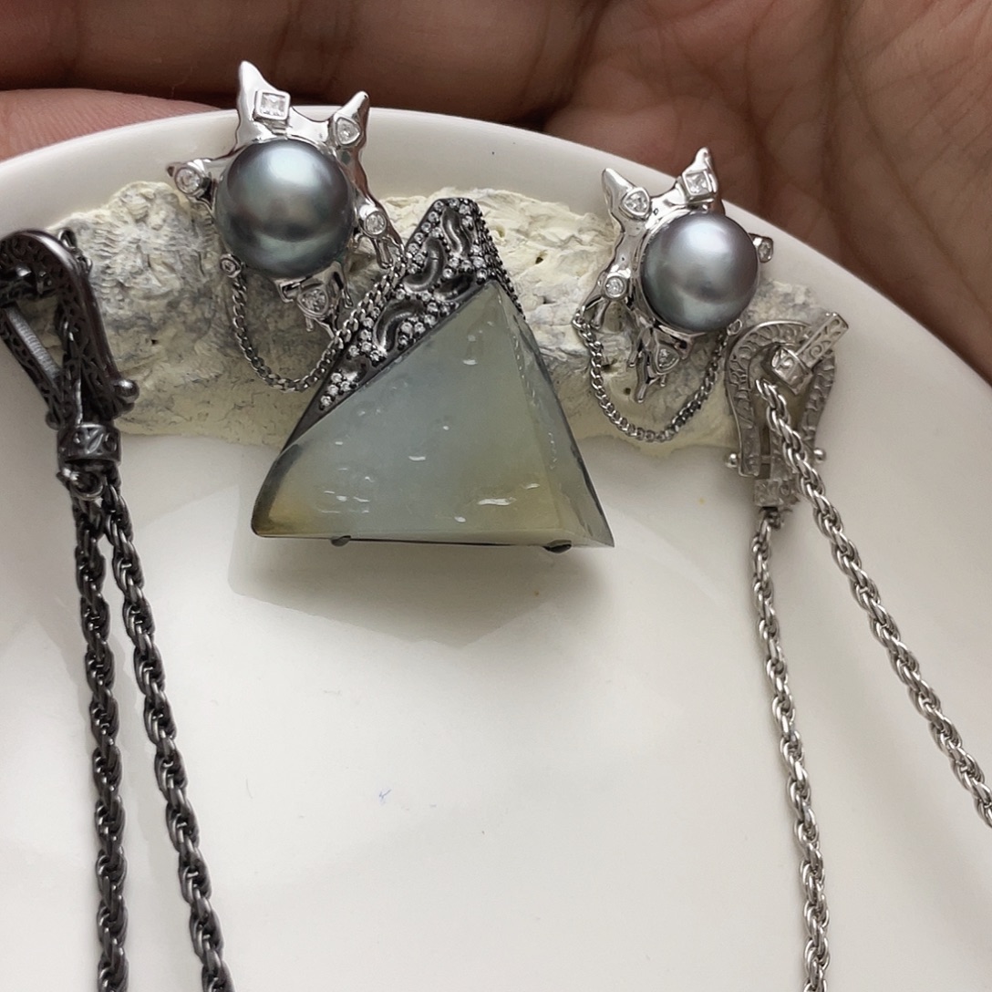 Y***n海水珍珠耳饰银S925镶嵌