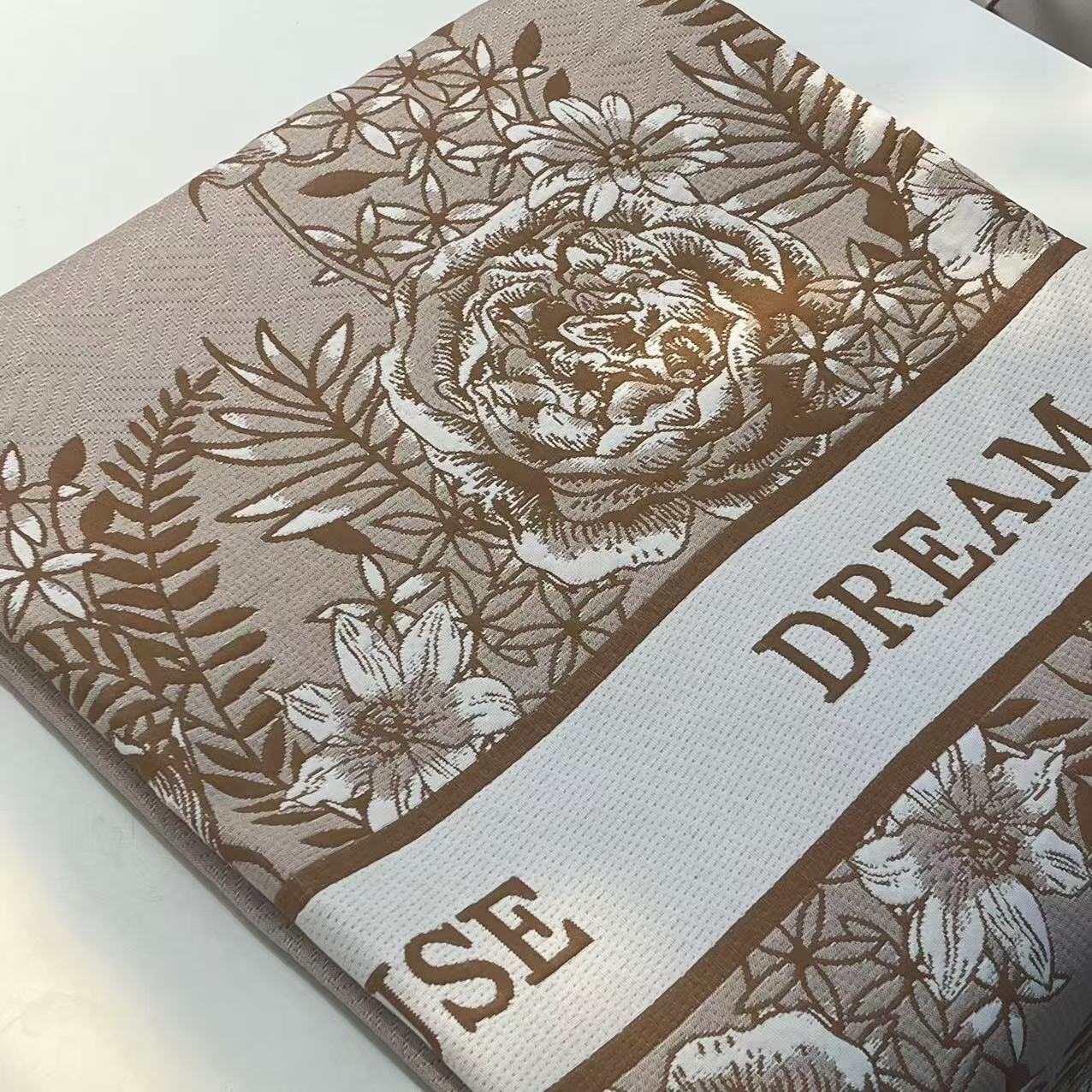 【盖毯】蚕蛹蛋白四季精梳毯200*230cm床盖 时尚花海