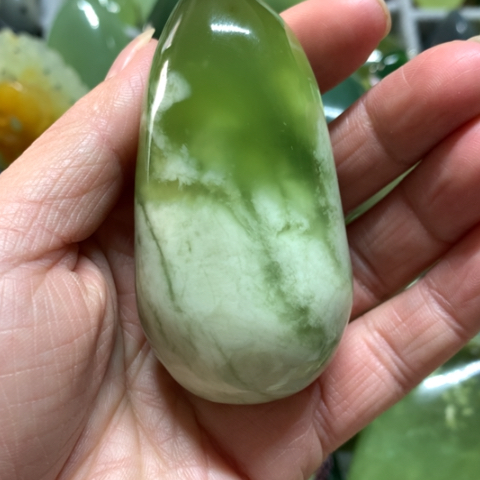 蛇纹石玉未镶嵌手把件