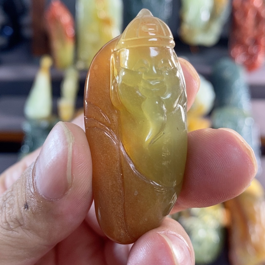 未镶嵌蛇纹石玉花玉挂件