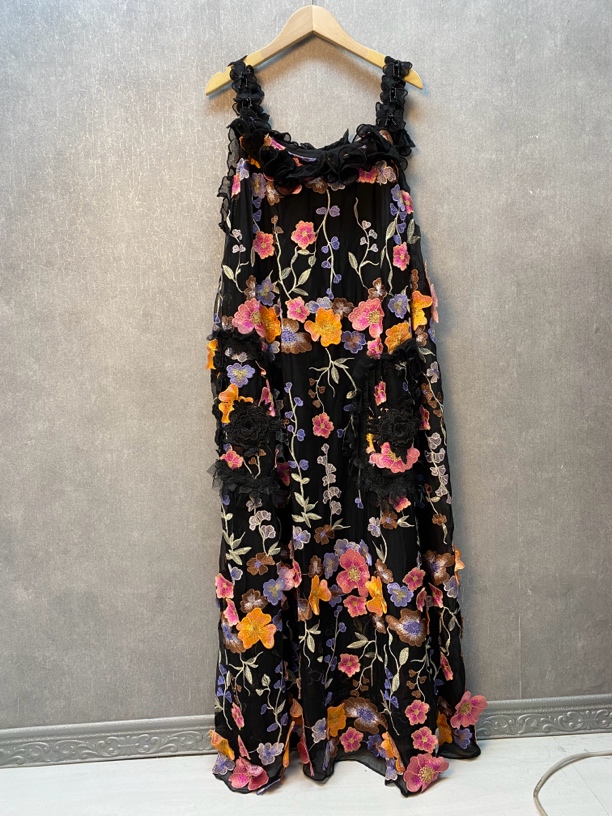 桑蚕丝连衣裙慵懒风重工刺绣飘花连衣裙吊带裙