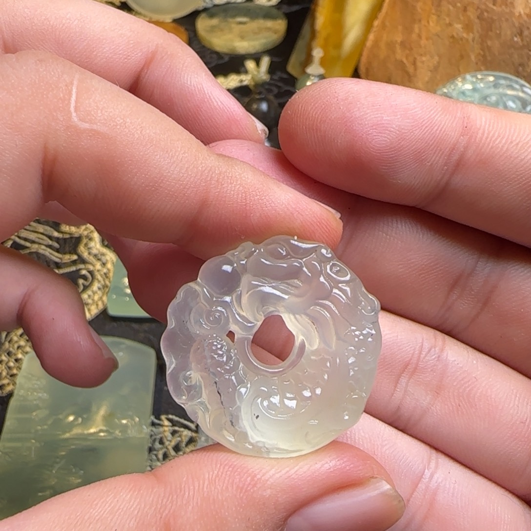 未镶嵌蛇纹石玉颈饰