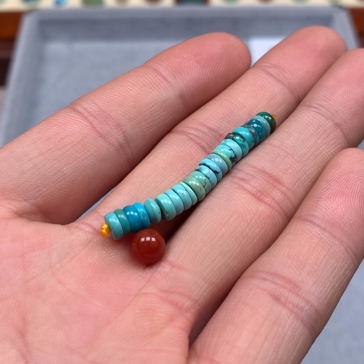 南红玛瑙配饰未镶嵌