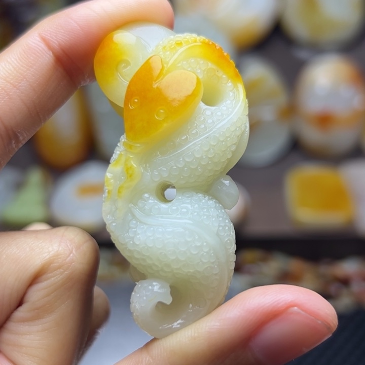 和田玉未镶嵌颈饰