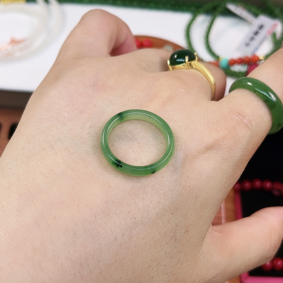 和田玉戒指未镶嵌?****