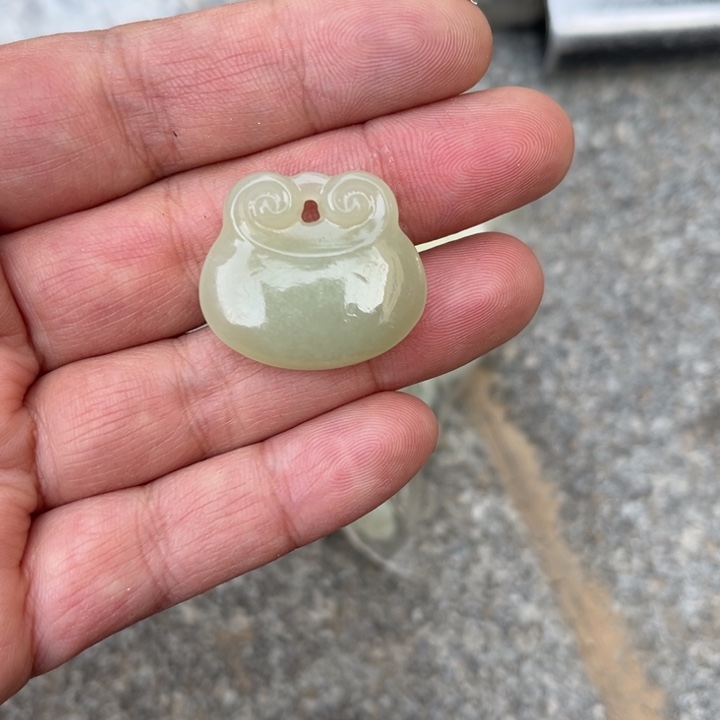 和田玉（糖玉）颈饰未镶嵌