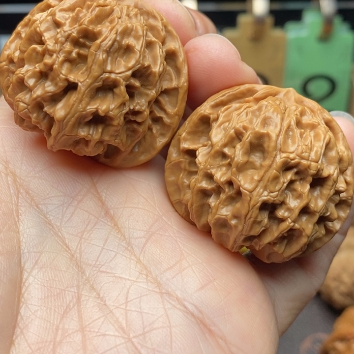 倩***文玩核桃把件苹果园39