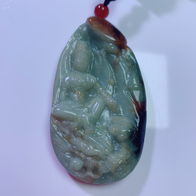 天然翡翠飘红御龙观音吊坠一件