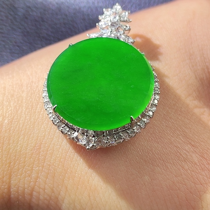 翡翠颈饰18K金镶嵌仙*1翡翠