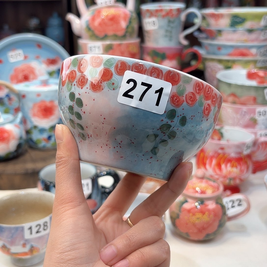 瓷片兔兔好de o o o o w