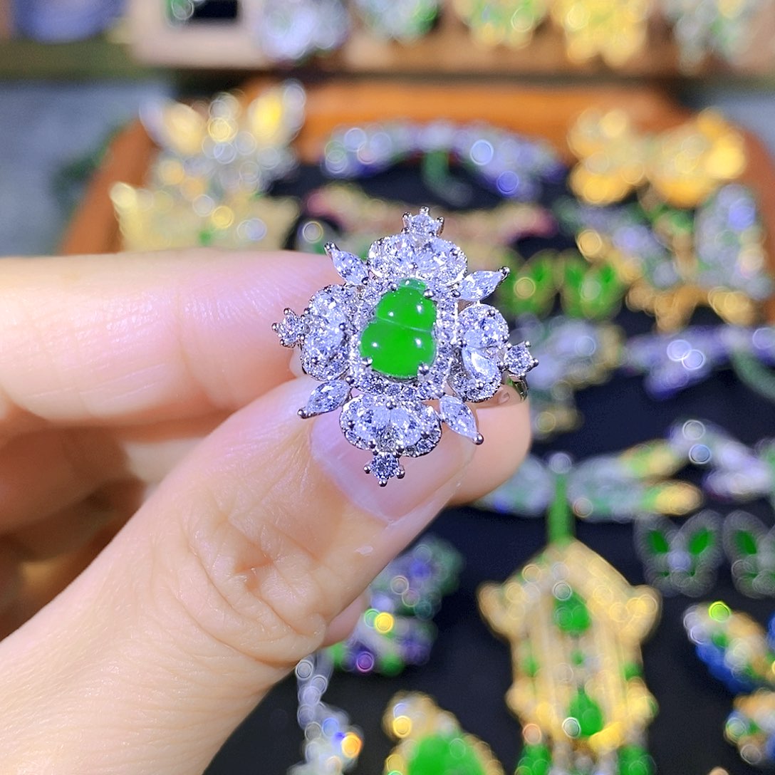 颈饰银S925镶嵌翡翠