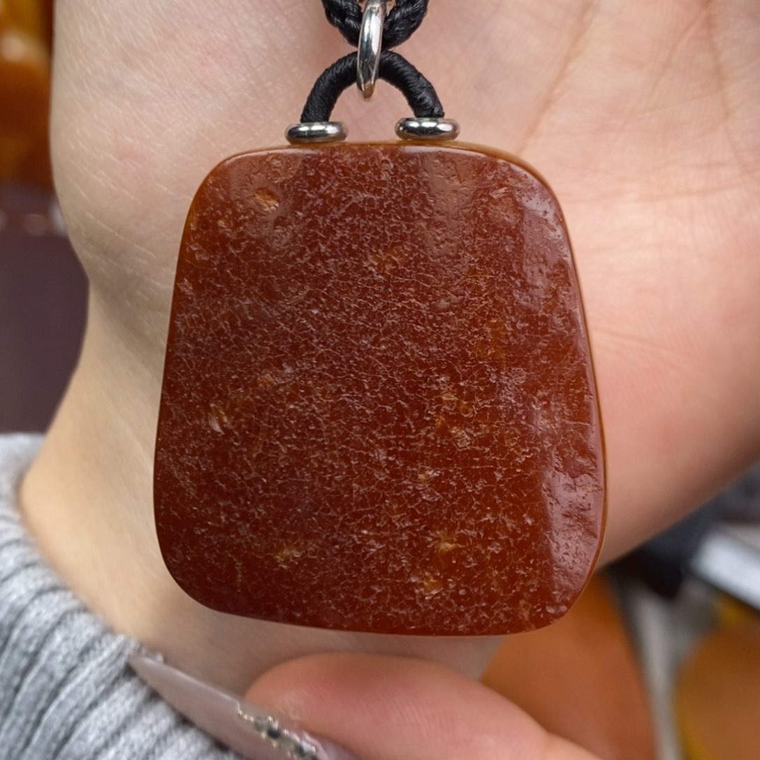 琥珀吊坠(赠链)未镶嵌