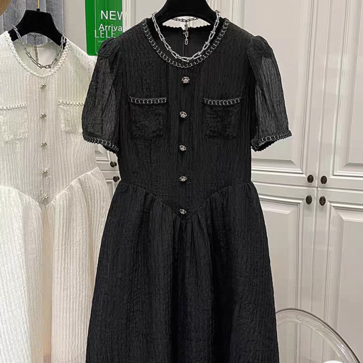 夏季小个子收腰显瘦黑色赫本风小香风连衣裙