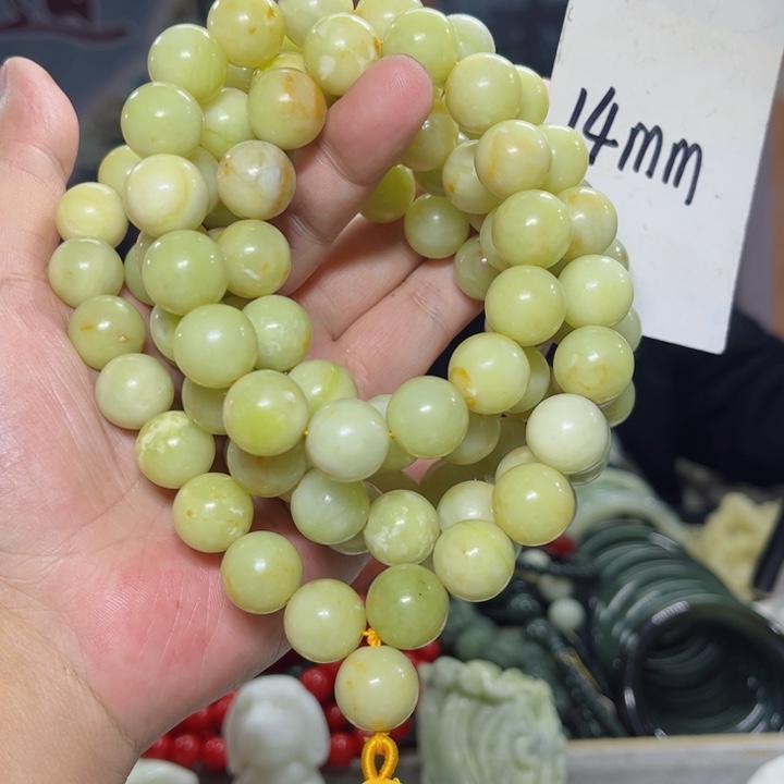 蛇纹石玉颈饰多样性发货未镶嵌