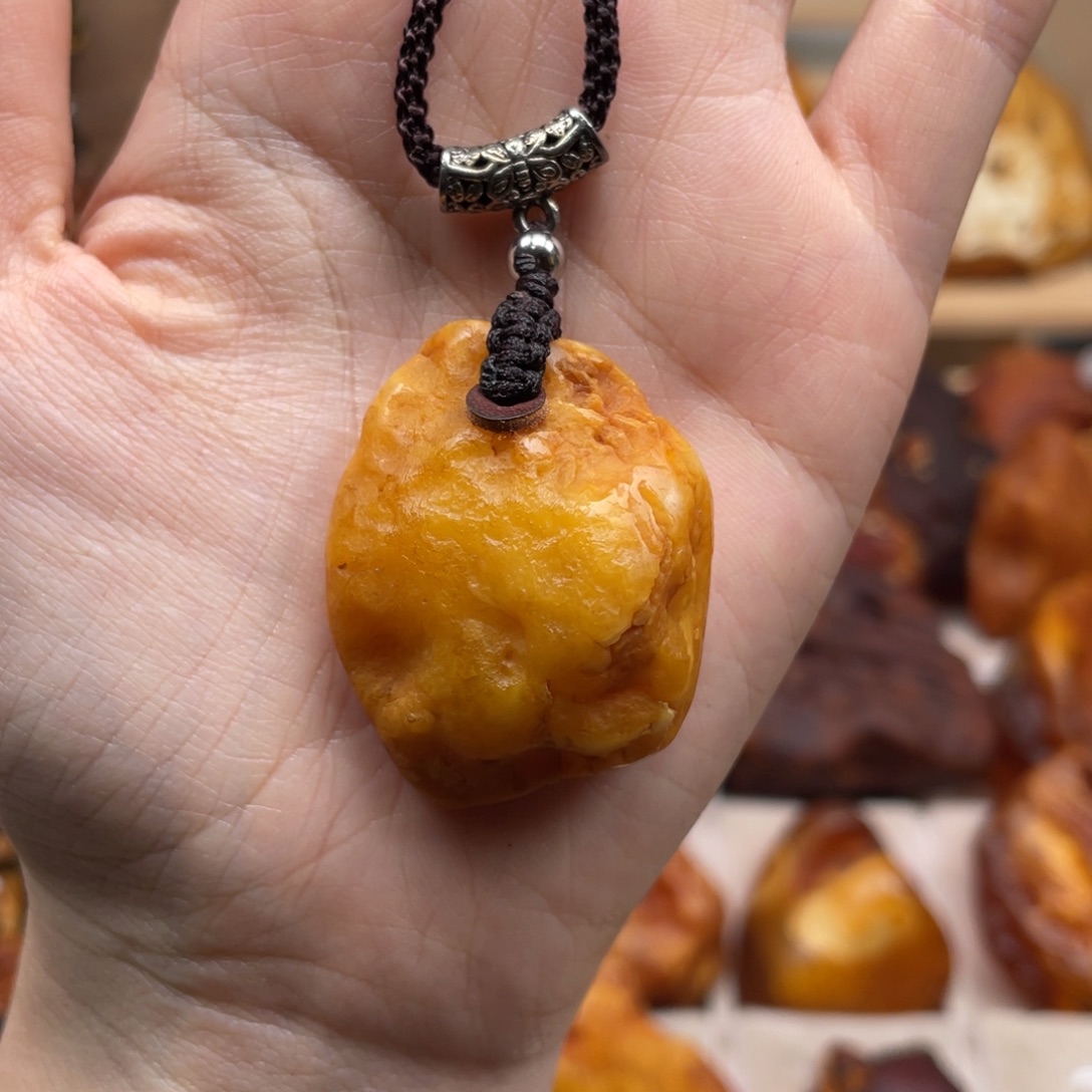 琥珀未镶嵌珠宝奇石