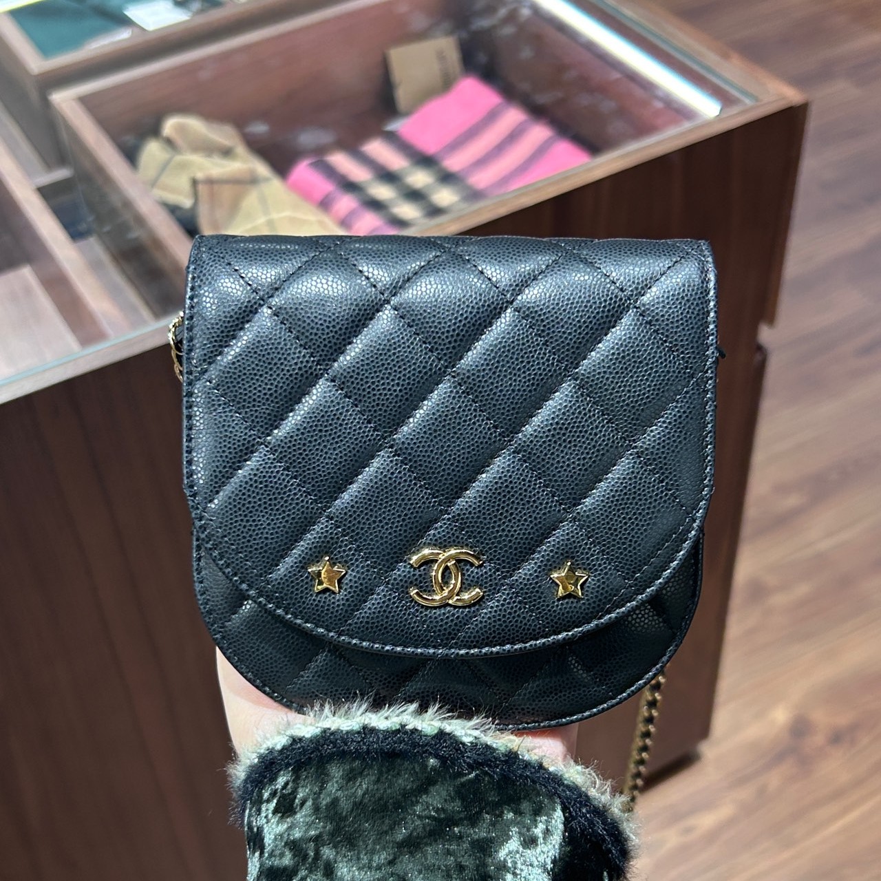 99新 Chanel/香奈儿 24C 黑金荔枝纹牛皮 马鞍包