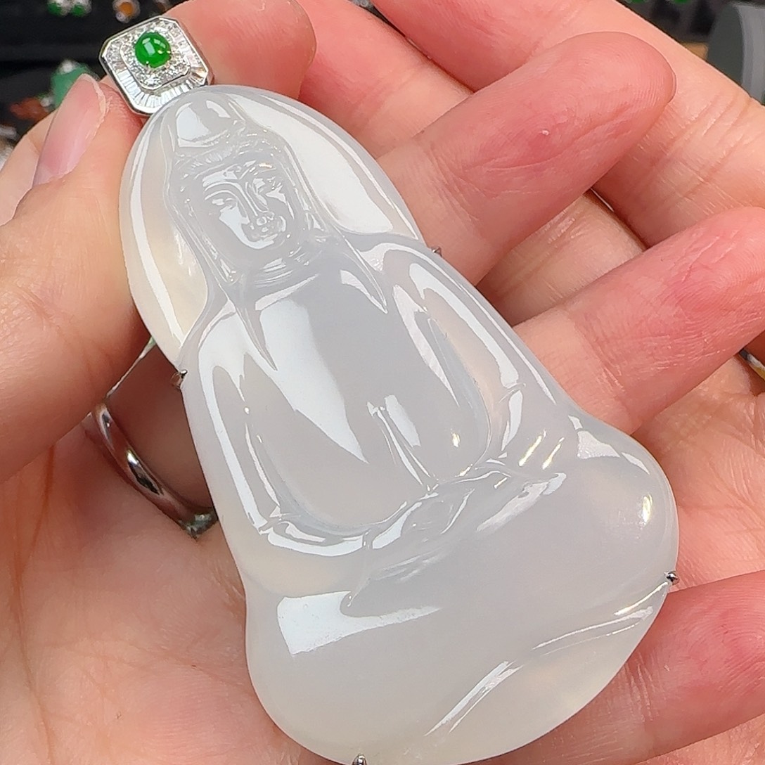 翡翠颈饰18K金镶嵌高冰起胶一刀切素衣观音