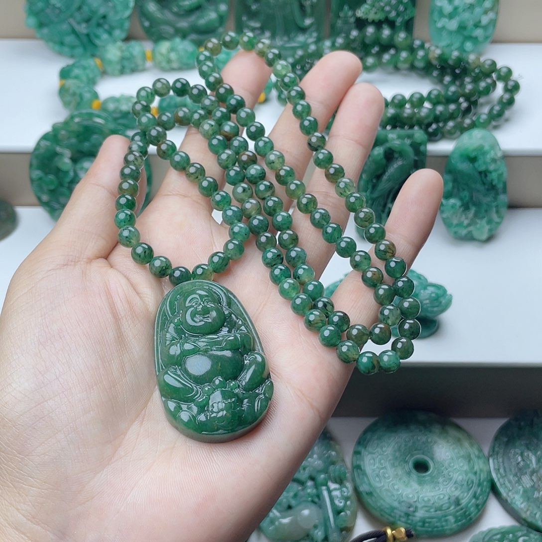 雨***_独山玉未镶嵌挂件