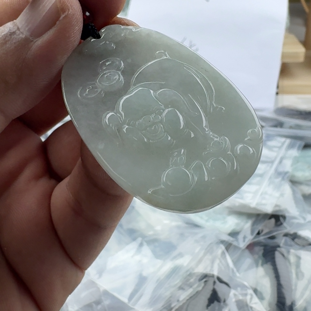 翡翠未镶嵌颈饰天然缅甸A货翡翠