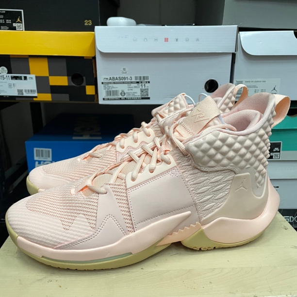 45码/威少2 粉色/51483/篮球鞋/98新原盒/BV6352-600