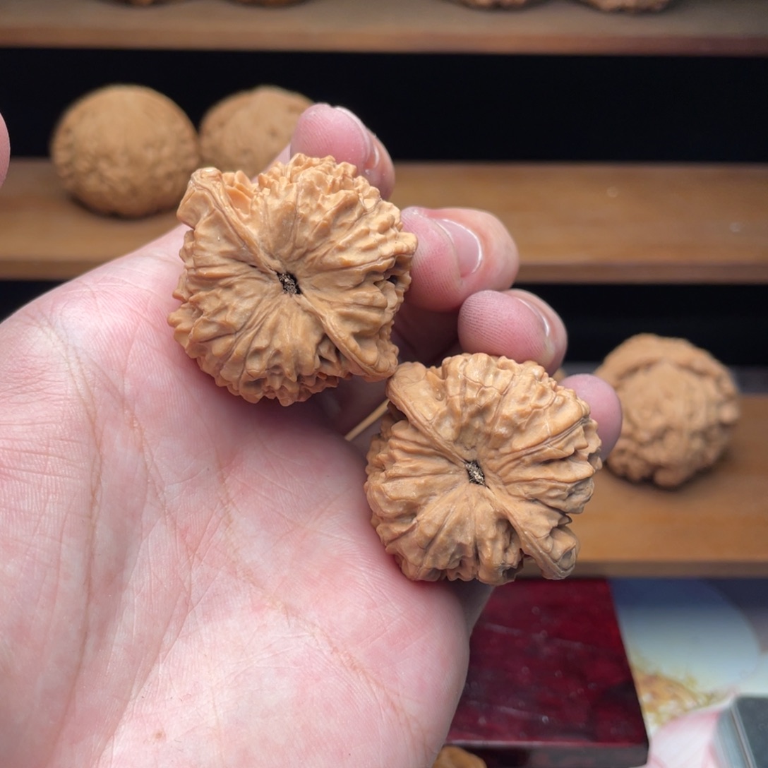 文玩核桃吊坠真*错40原装官帽