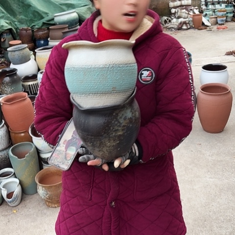 口19高19瑕疵盆子。